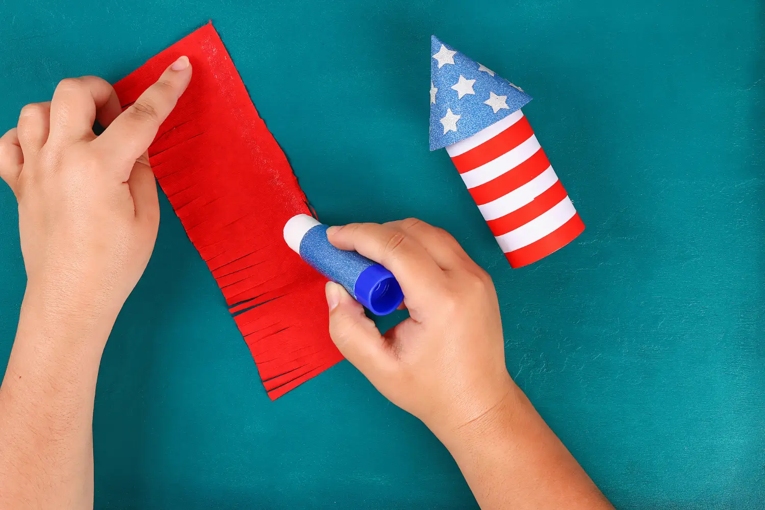 15 EASY Fun 4th of July Crafts for Toddlers