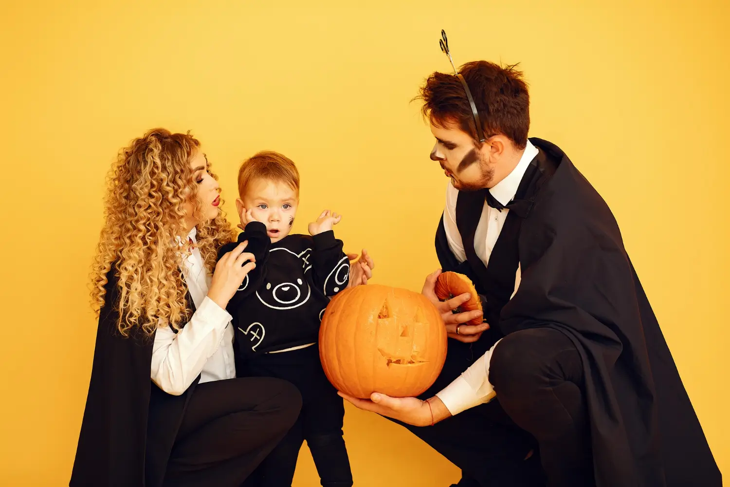 21 Innovative Family Halloween Costume Ideas for Three