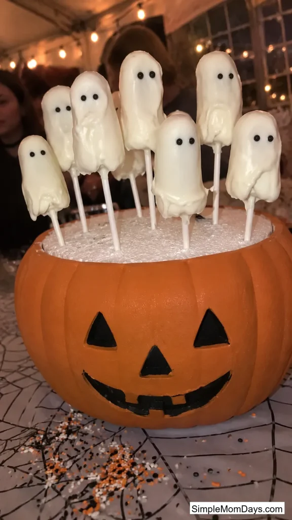 Chocolate-Dipped Marshmallow Ghost Pops