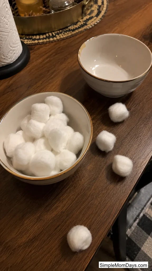 Cotton Ball Nose Scoop