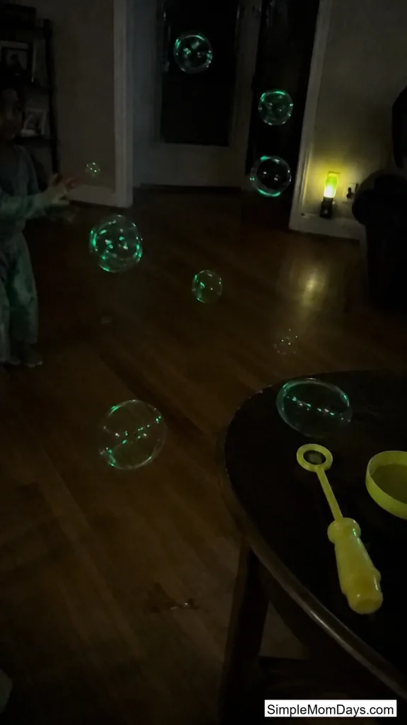 Glow-in-the-Dark Ghost Bubbles