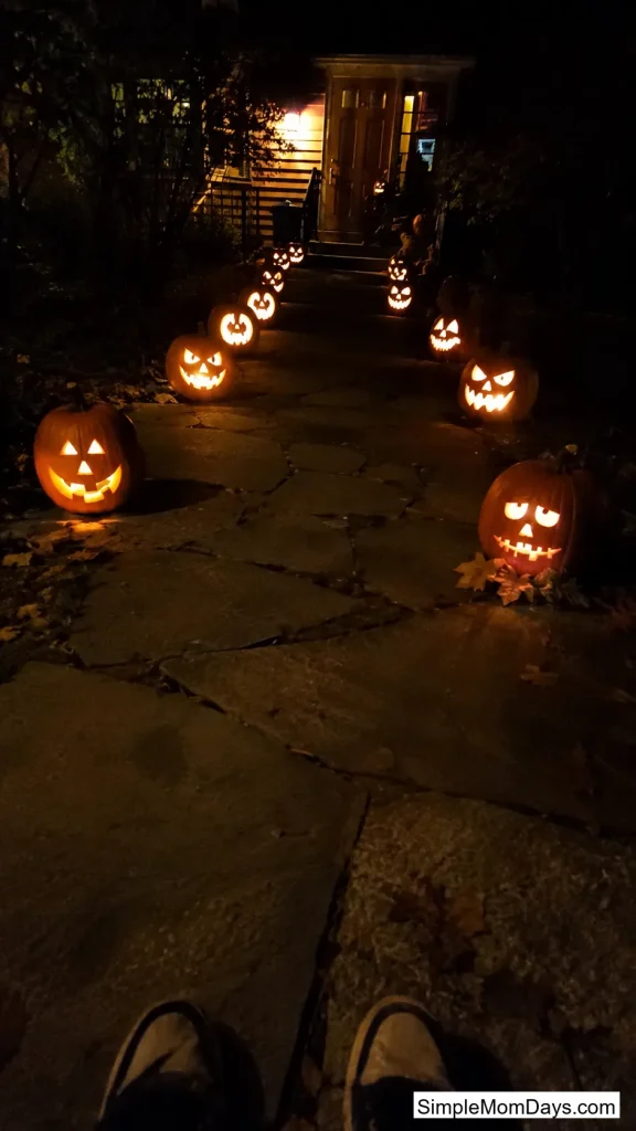 Glowing Jack-o'-Lantern Walkway