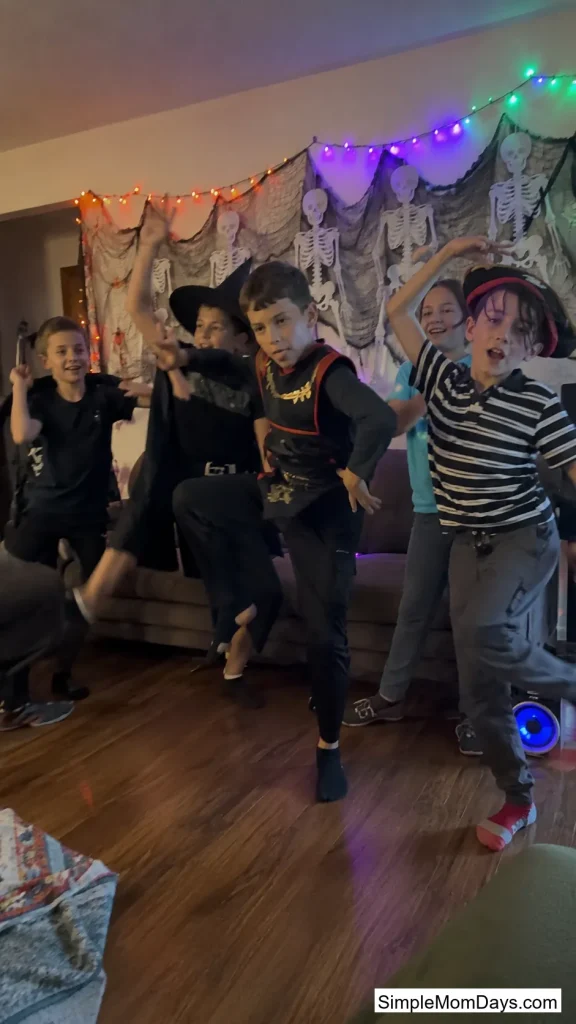 Skeleton Freeze Dance
