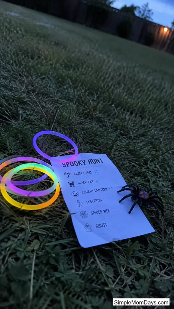 Backyard Glow Scavenger Hunt Kit