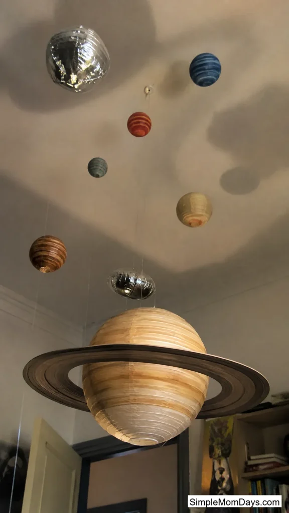 Hanging Planets at Different Heights
