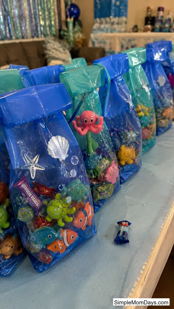 Ocean-Colored Goodie Bags With Rubber Sea Creatures
