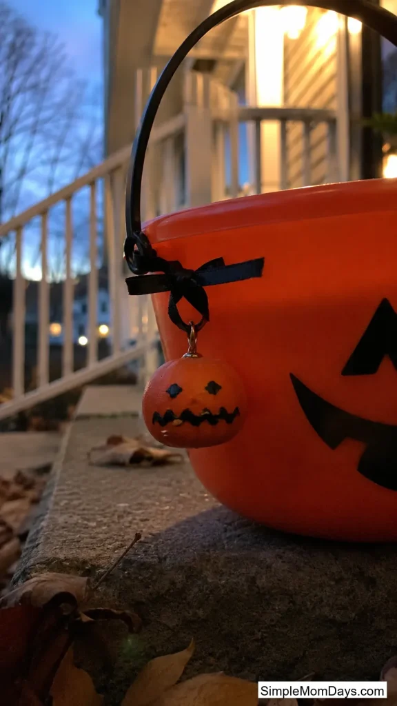 Popcorn-Bucket Charms