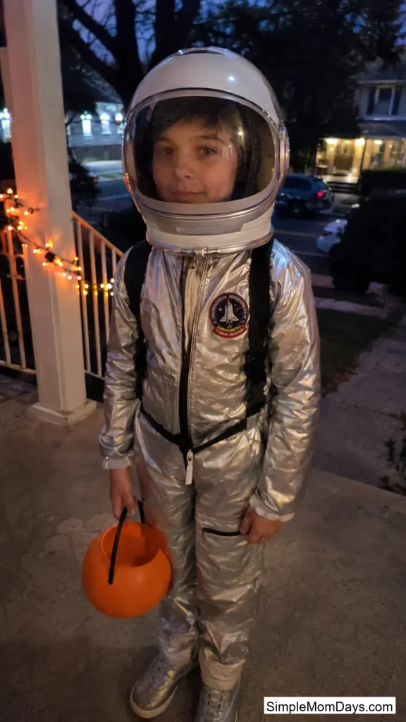 Retro Space Explorer